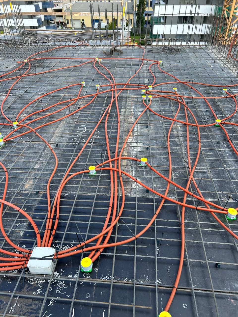 Födém elektromos nyomvonal kiépítése betonozás előtt